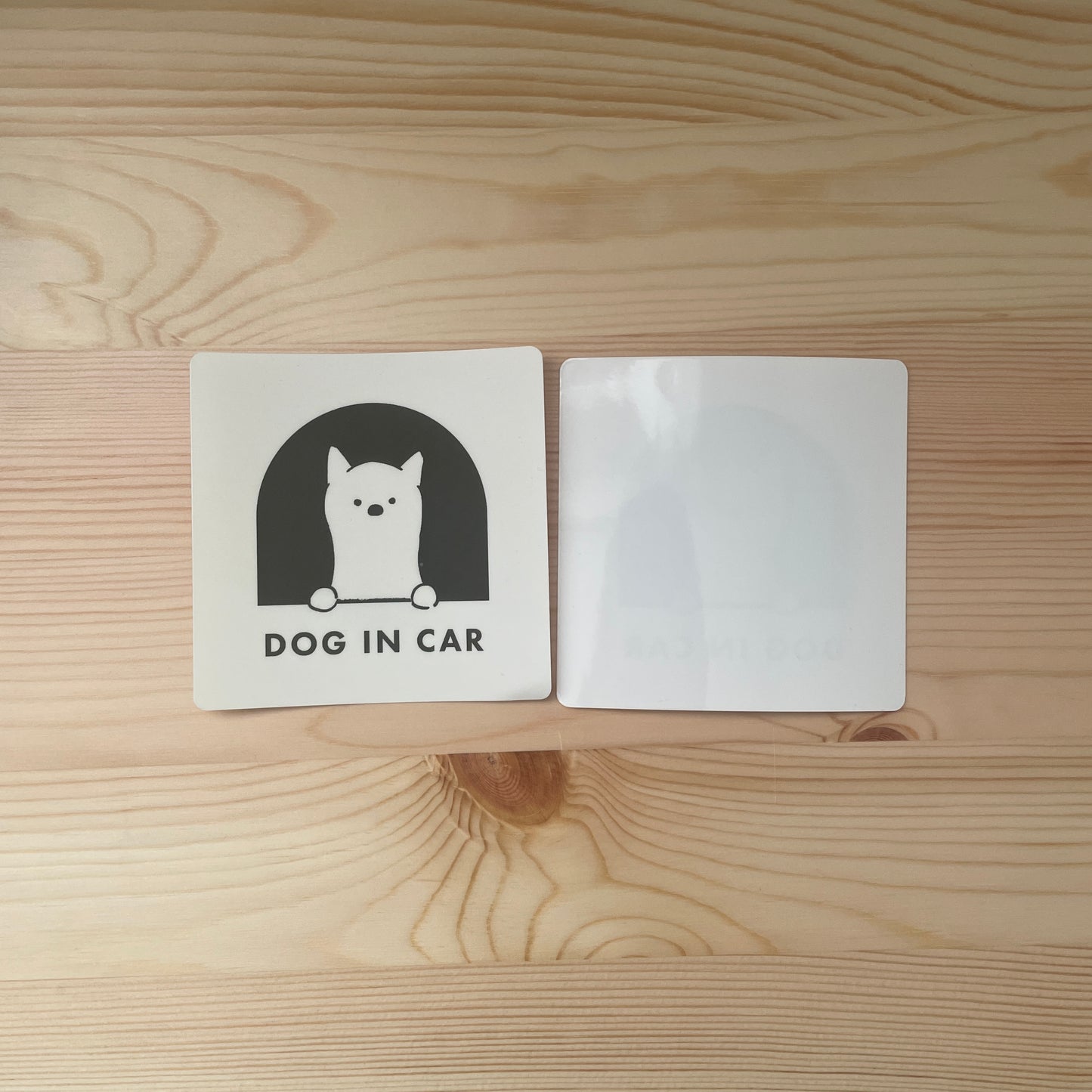 DOG in CAR ステッカータイプ/マグネットタイプ