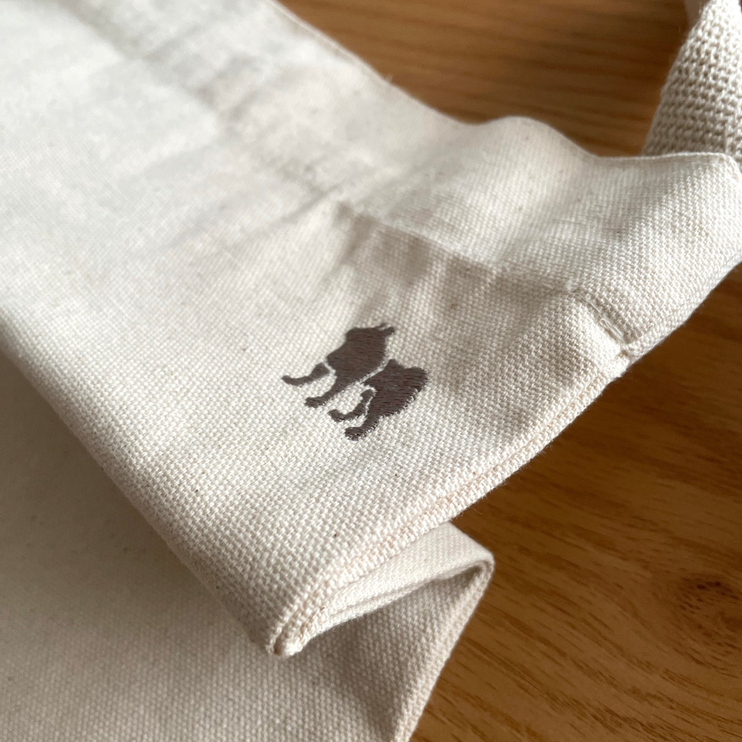 Sacoche with Shiba Inu embroidery mark that can be used as a walking bag or for everyday use