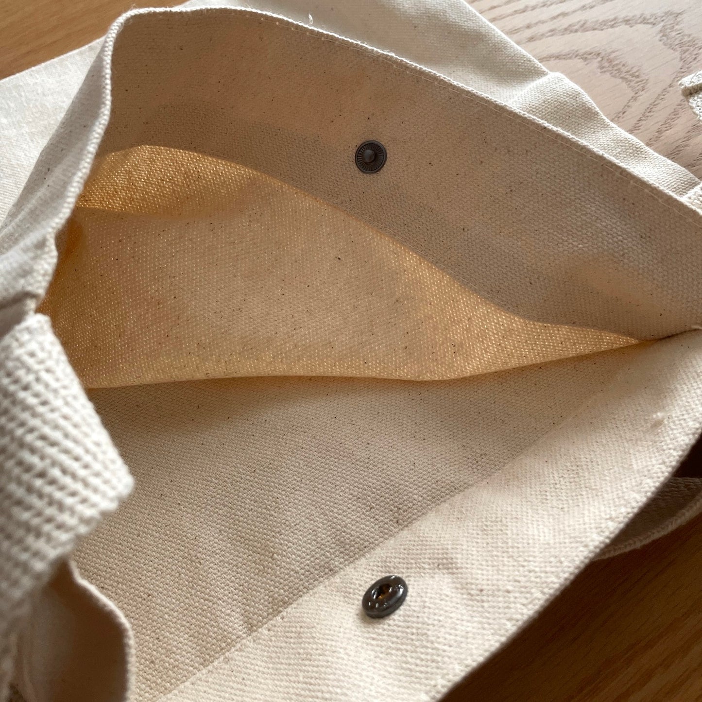 Sacoche with Shiba Inu embroidery mark that can be used as a walking bag or for everyday use